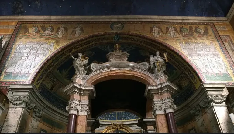 L'arco trionfale della chiesa  |  | OB