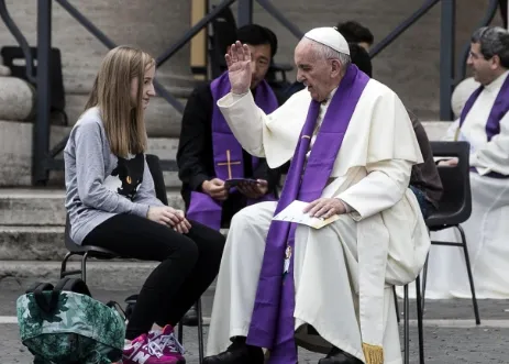 Il Papa confessa i giovani in Piazza San Pietro per il Giubileo della Misericordia  |  | Vatican Media 