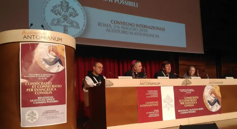 Alcuni momenti dei lavori del convegno  |  | CIVSVA