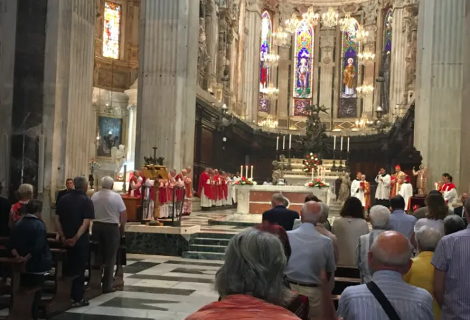 Cardinale Angelo Bagnasco | Il Cardinale Bagnasco pronuncia l'omelia della Festa di San Lorenzo nella cattedrale di Genova dedicata al Santo, 10 agosto 2018 | www.chiesadigenova.it