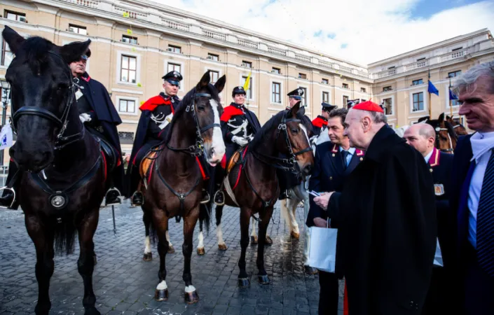 Il Cardinale Comastri benedice gli animali in Piazza San Pietro |  | 