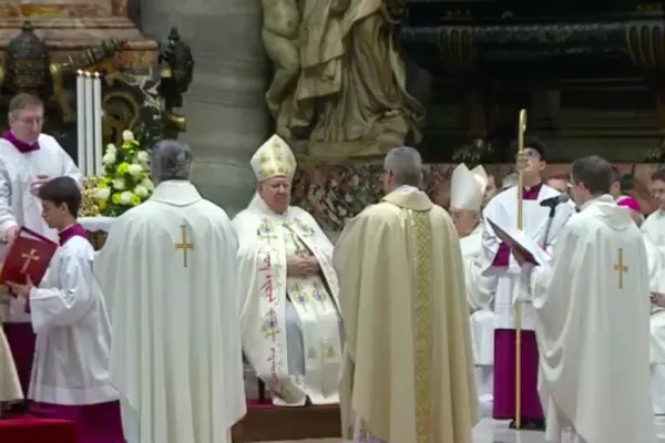 Il Cardinale Pietro Parolin, Segretario di Stato vaticano, consacra vescovo monsignor Christophe el Kassis, nominato nunzio in Libano, Basilica di San Pietro, 19 gennaio 2019 / Vatican Media / You Tube