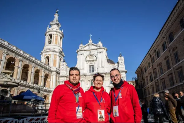 Giorgia, Giancarlo e Fabrizio, volontari UNITALSI / Daniel Ibáñez-CNA