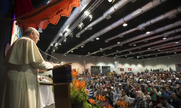 Papa Francesco e i movimenti popolari | Papa Francesco durante l'incontro con i Movimenti Popolari in Bolivia, 9 luglio 2015 | Vatican Media / ACI Group