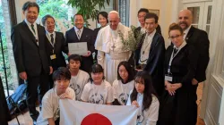 Papa Francesco con i membri della sede giapponese di Scholas, Tokyo, 25 novembre 2019 / Scholas Occurrentes