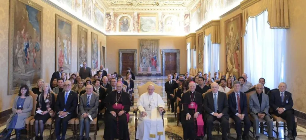 Il Papa e i partecipanti al seminario  |  | Vatican Media 