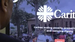 Il segretario generale di Caritas Internationalis "surfa" sul sito di Caritas / Rome Reports