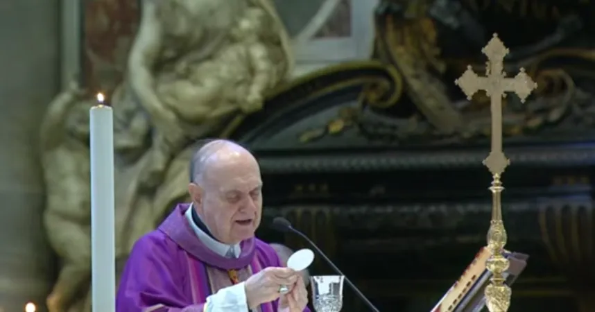 Cardinale Comastri | Il cardinale Comastri durante la Messa nella Basilica di San Pietro, 15 marzo 2020 | Vatican Media / You Tube