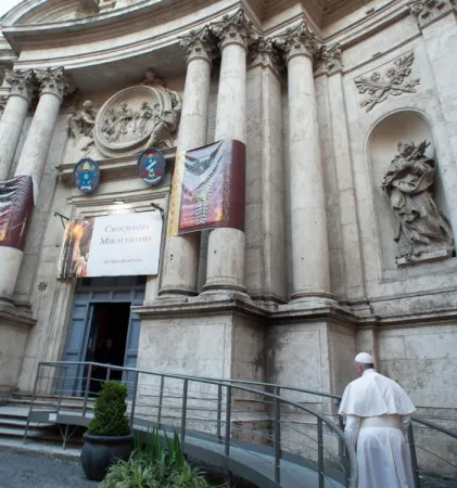 Papa Francesco entra a san Marcello al Corso |  | Vatican Media 