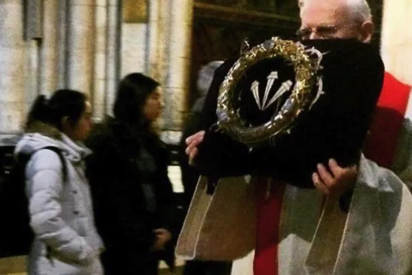 La corona di Spine conservata nella Cattedrale di Notre Dame / Profilo Ufficiale Instagram Cattedrale di Notre Dame