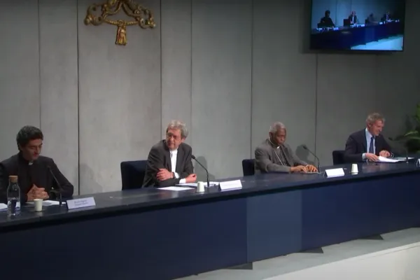 La conferenza stampa di presentazione della Commissione Vaticana  Covid 19, 16 maggio 2020 / Vatican Media / You Tube