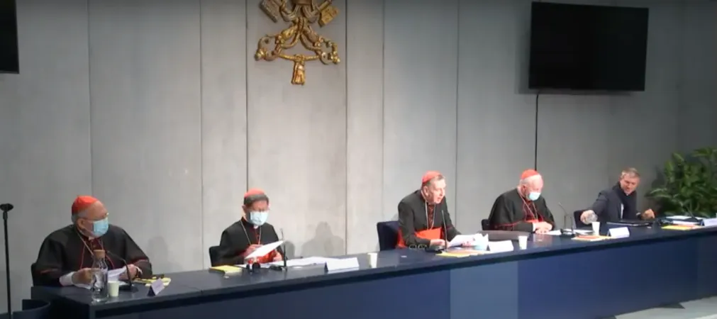 Conferenza stampa di presentazione del Vademecum Ecumenico | Conferenza stampa di presentazione del Vademecum Ecumenico, Sala Stampa della Santa Sede, 4 dicembre 2020. Da sinistra a destra: Cardinale Leonardo Sandri, Cardinale Luis Antonio Tagle, Cardinale Kurt Koch, Cardinale Marc Ouellet, Matteo Bruni | Vatican Media / You Tube