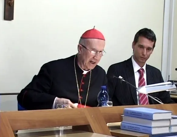 Una foto della conferenza  |  | papaluciani.it