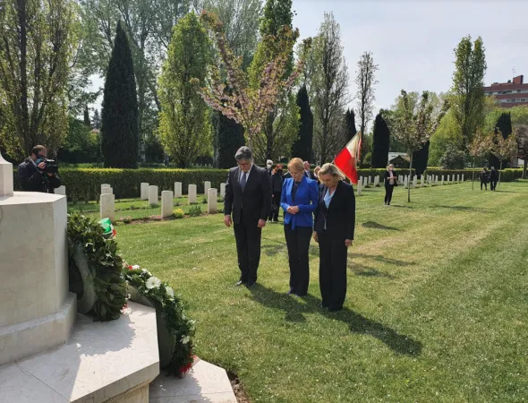 L'omaggio al Cimitero dei soldati polacchi  |  | Consolato della Polonia a Milano