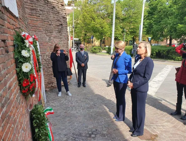 L'omaggio al Cimitero dei soldati polacchi  |  | Consolato della Polonia a Milano