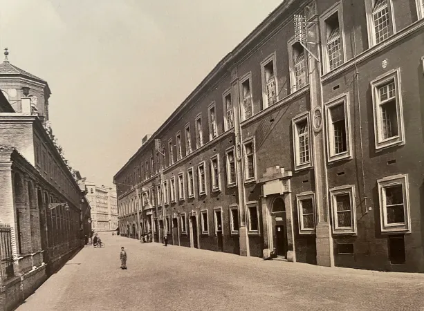 U. Sciamanna, Corsia San Carlo, Ospedale Santo Spirito prima del 1937 |  | La Spina dall'Agro vaticano a Via della Conciliazione, Gangemi editori