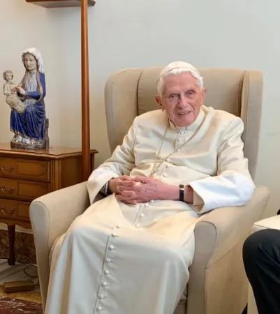 Una recente foto di Benedetto XVI  |  | Fondazione Ratzinger