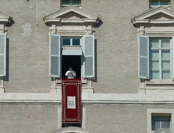 Papa Francesco guida l' Angelus |  | Vatican Media 