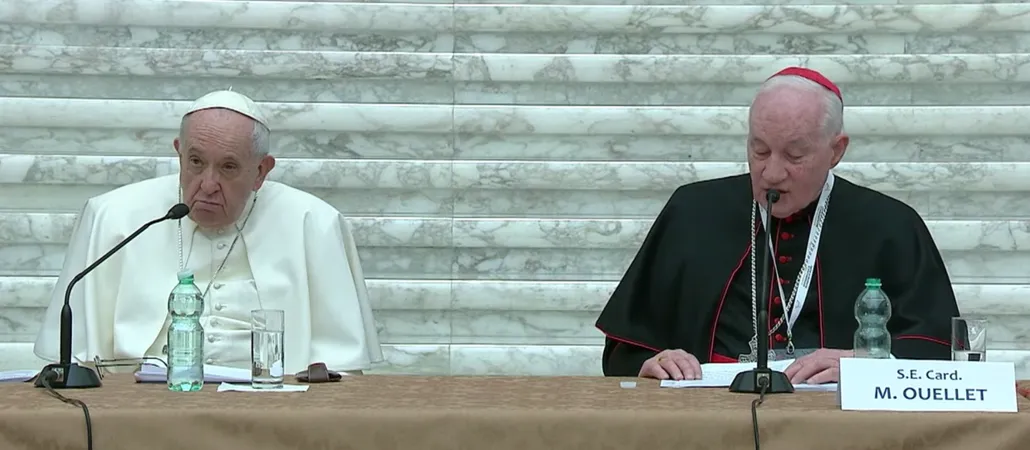 Papa Francesco e il Cardinale Ouellet | Papa Francesco e il Cardinale Ouellet, prefetto della Congregazione dei Vescovi, all'apertura del Simposio sul sacerdozio | Vatican News / You Tube