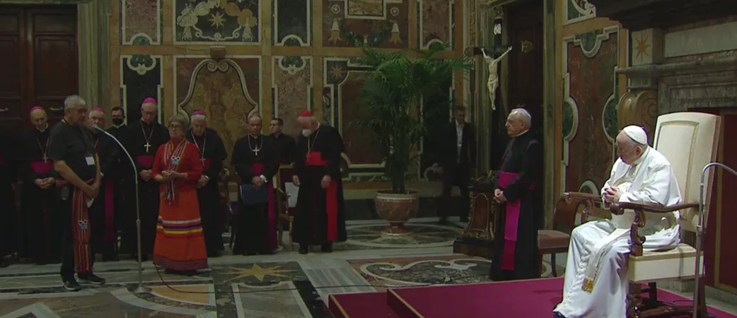 Papa Francesco | Papa Francesco incontra i nativi americani sopravvissuti alle scuole residenziali | Vatican Media / YouTube