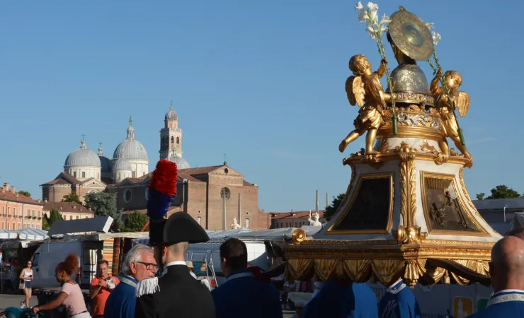 Alcune immaginj di archivio della Processione a Padova  |  | PISAP OFMCOnv