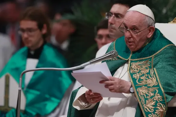 Papa Francesco durante una celebrazione / Daniel Ibanez / ACI Group