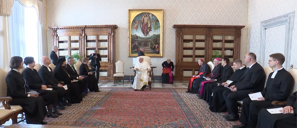 Papa Francesco, delegazione ecumenica finlandese | Papa Francesco con la delegazione ecumenica finlandese | Vatican Media