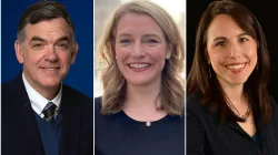 Da sx a dx: Shannon Mullen, nuovo redattore capo del National Catholic Register; Kelsey Wicks, direttore esecutivo del Gruppo ACI; Jeanette DeMelo, direttore esecutivo di National Catholic Register e CNA / EWTN News 