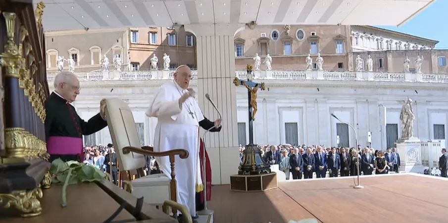 Papa Francesco, udienza generale | Papa Francesco al termine dell'udienza generale, 7 giugno 2023 | Vatican Media / Youtube