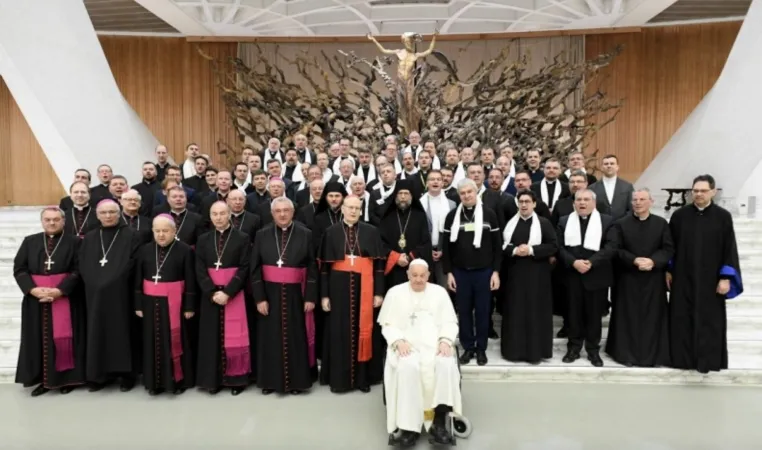 Papa Francesco, Chiesa di Ungheria | Papa Francesco e i vescovi e il clero ungherese al termine dell'udienza del 25 aprile 2024, Aula Paolo VI | Vatican Media