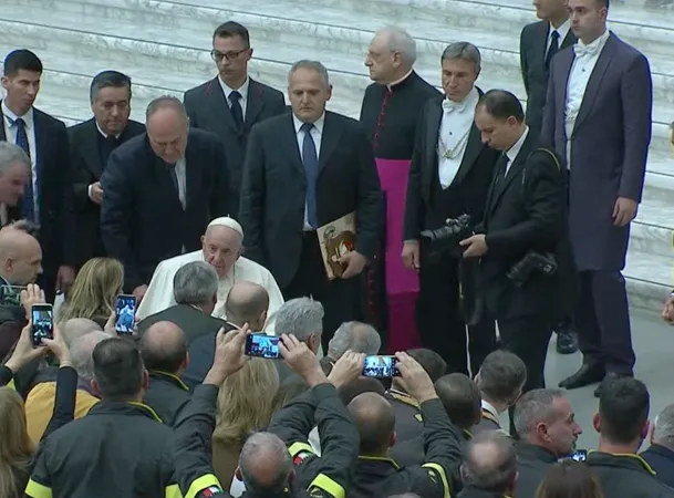 Papa Francesco e i Vigili del Fuoco italiani  |  | Vatican Media 