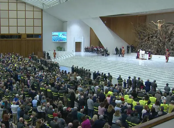 Papa Francesco e i Vigili del Fuoco italiani  |  | Vatican Media 