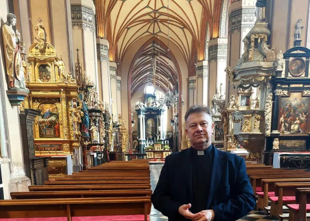  mons. Jacek Wojtkowski, rettore della Basilica Cattedrale dell'Assunzione della Beata Vergine Maria a Frombork |  | WR