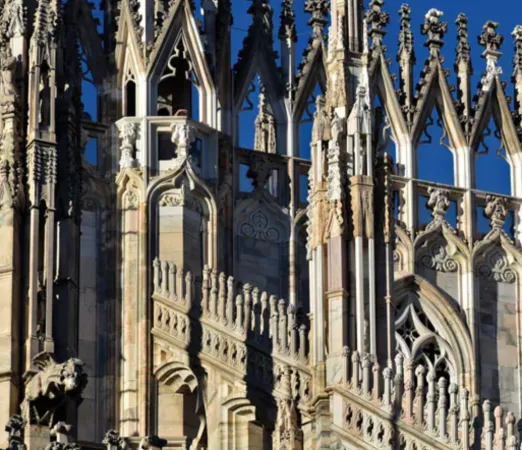 Un dettaglio del Duomo nel libro |  | Meravigli edizioni