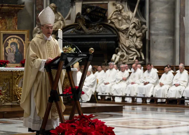 La celebrazione ad un anno dalla morte di Benedetto XVI presieduta dall'arcivescovo Georg Gänswein |  | Vatican Media