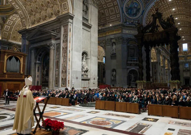 La celebrazione ad un anno dalla morte di Benedetto XVI presieduta dall'arcivescovo Georg Gänswein |  | Vatican Media