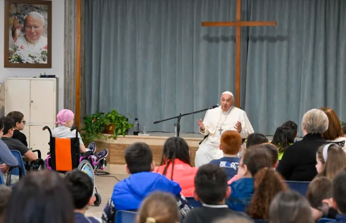 Papa Francesco in parrocchia |  | Vatican Media