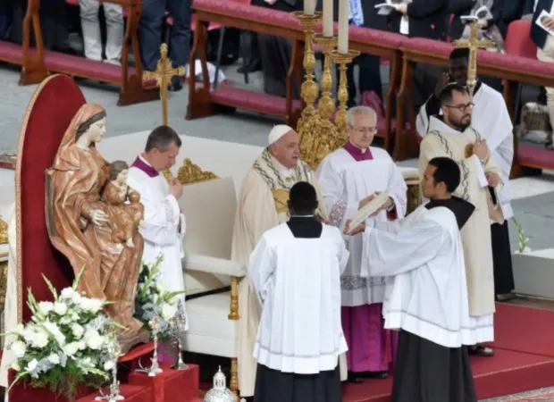 Il Papa e i cerimonieri |  | Vatican Media