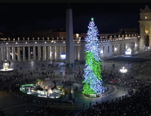 Il Presepe e l' Albero a Piazza san Pietro |  | Vatican Media