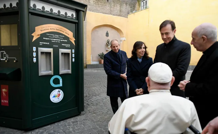 Papa Francesco benedice le "Case dell'acqua" |  | Vatican Media