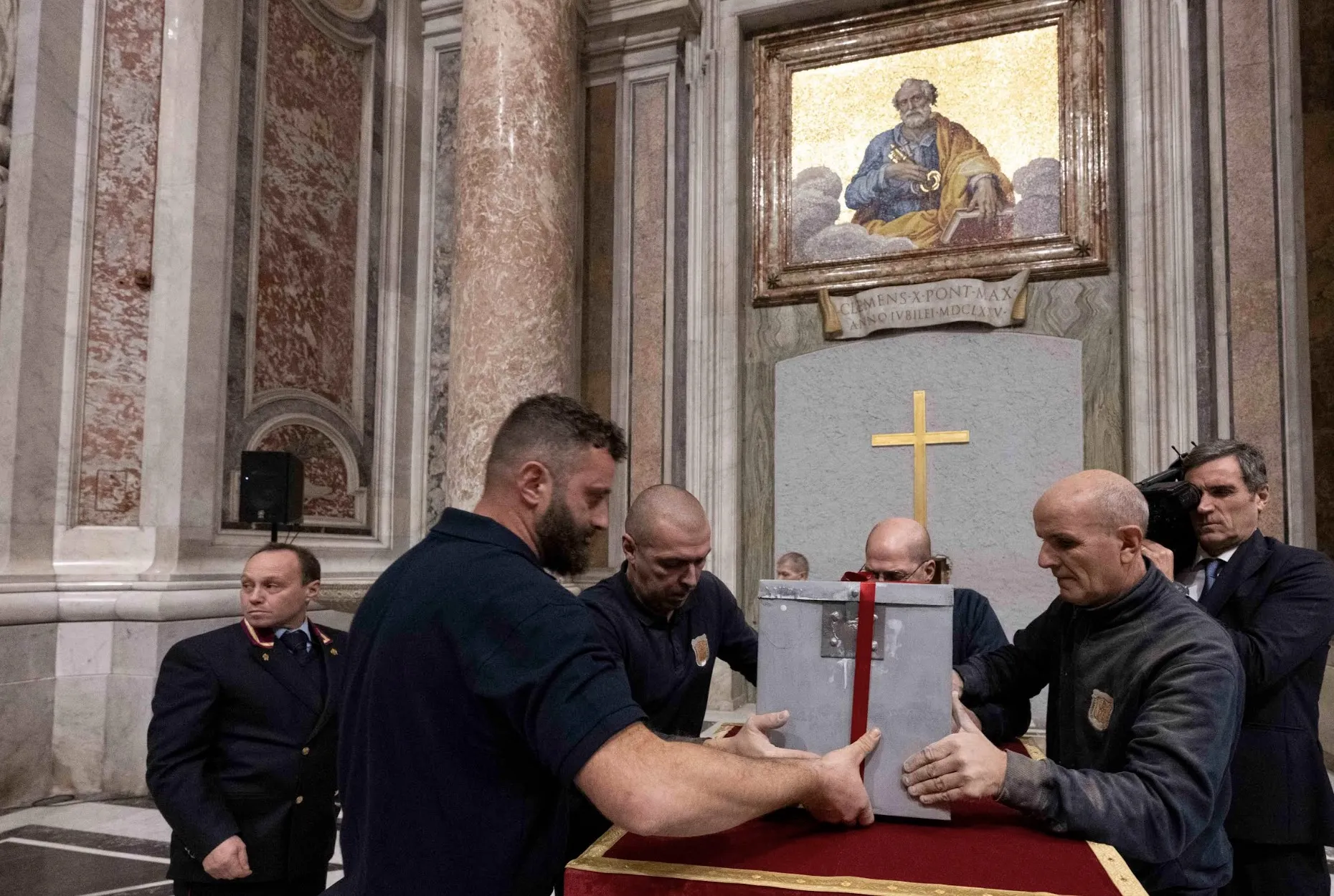 La recognitio della Porta Santa a San Pietro per il 2025