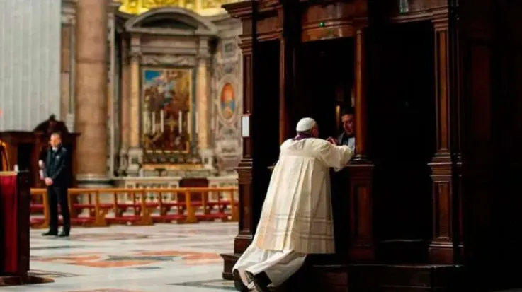 Il Papa si confessa |  | Vatican media