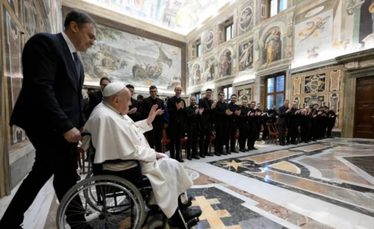 Papa Francesco e la Comunità del Capranica |  | Vatican Media