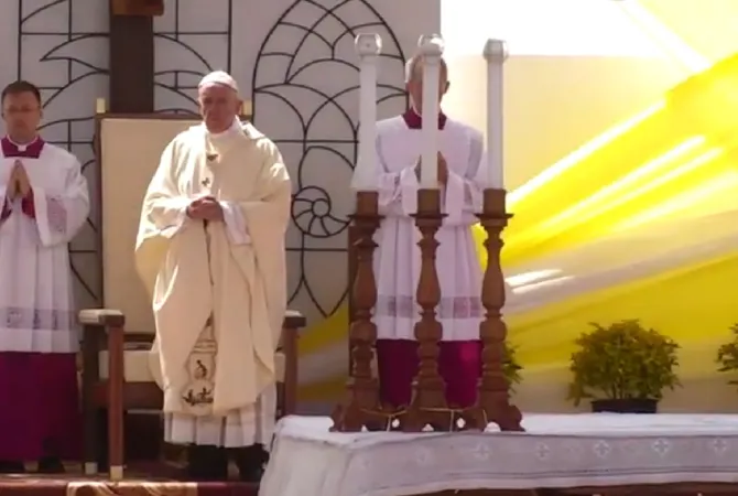 Papa Francesco celebra la Messa presso il Campo Diocesano di Soamandrakizay |  | Vatican Media 