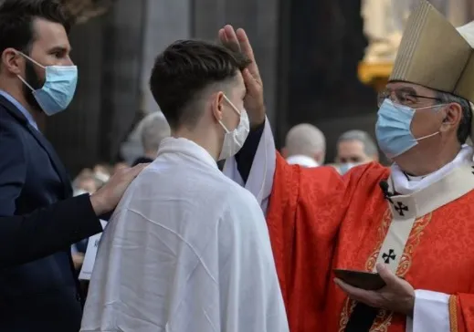 L'Arcivescovo di Parigi Michel Aupetit |  | Arcidiocesi di Parigi