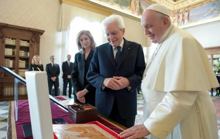 Papa Francesco ed il Presidente Mattarella |  | Vatican Media - ACI Group