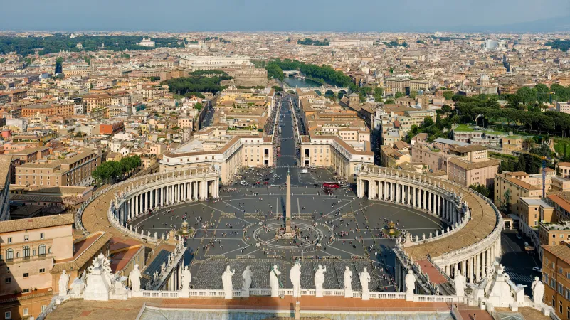 Piazza San Pietro | Una veduta di piazza San Pietro | Wikimedia Commons