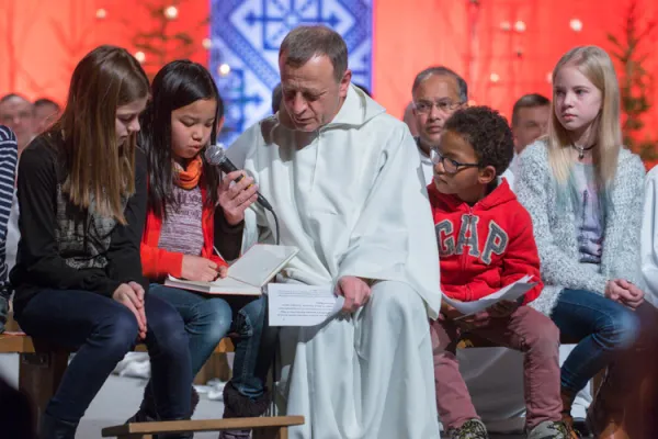 Un momento dell'incontro europeo di Riga con la comunità di Taizé / da www.taize.fr