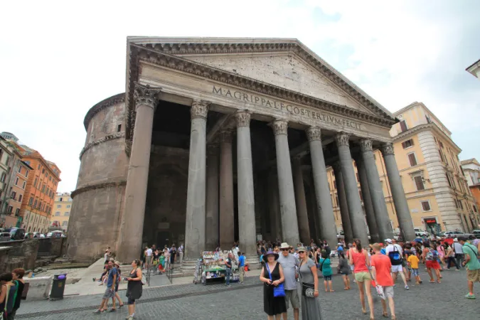 Il Pantheon |  | CNA