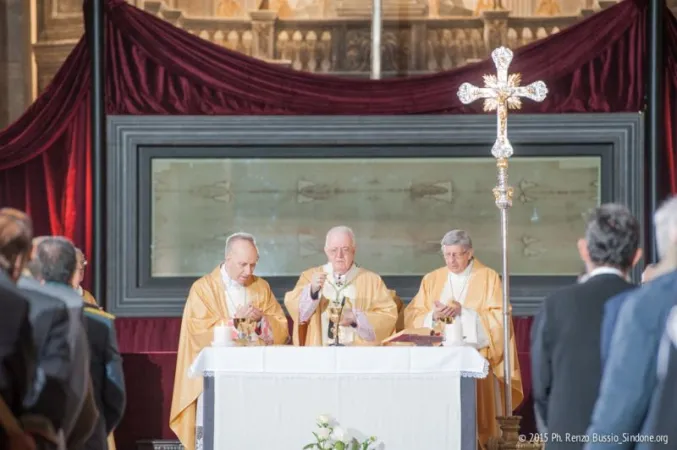 Torino, Messa Solenne di apertura dell'Ostensione della Sindone |  | www.diocesiditorino.it